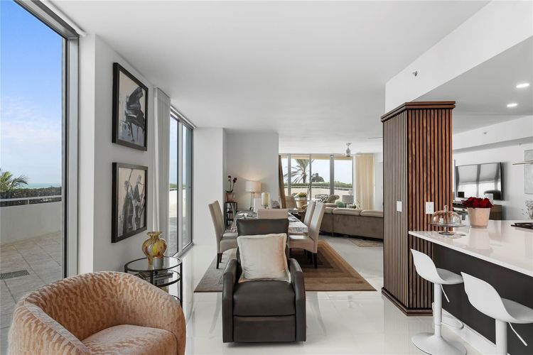 Diplomat Residences #402 image #19
