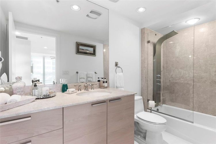 Diplomat Residences #402 image #25