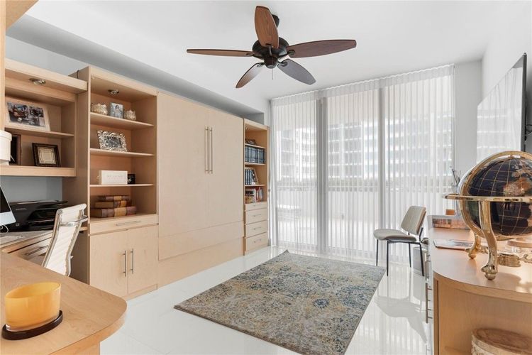 Diplomat Residences #402 image #26