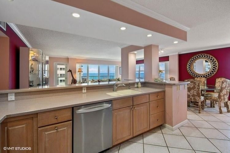 Southpoint Towers #1101 image #10