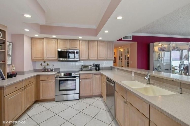 Southpoint Towers #1101 image #8