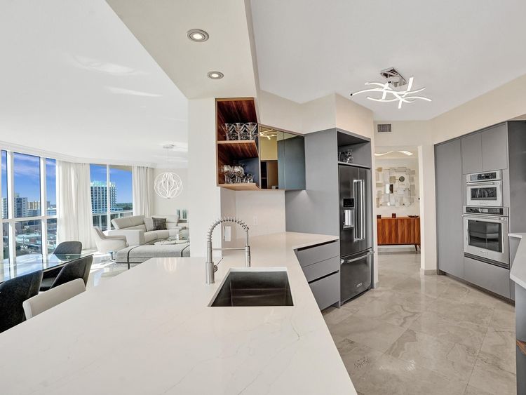 L'Hermitage South Tower #808 image #10