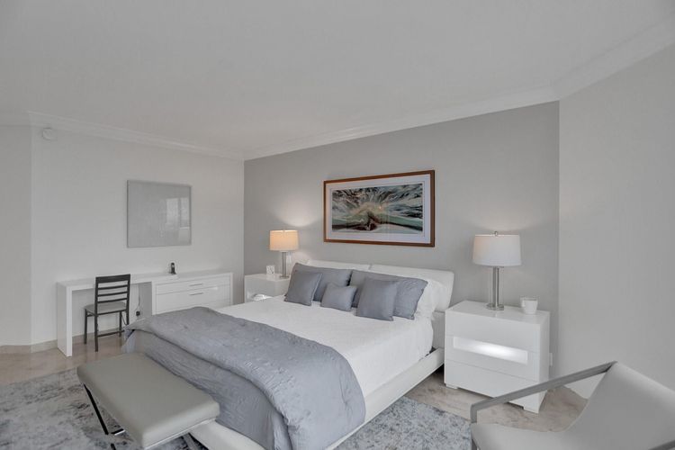 L'Hermitage South Tower #808 image #15