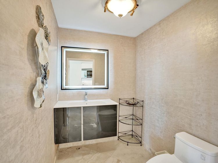 L'Hermitage South Tower #808 image #27