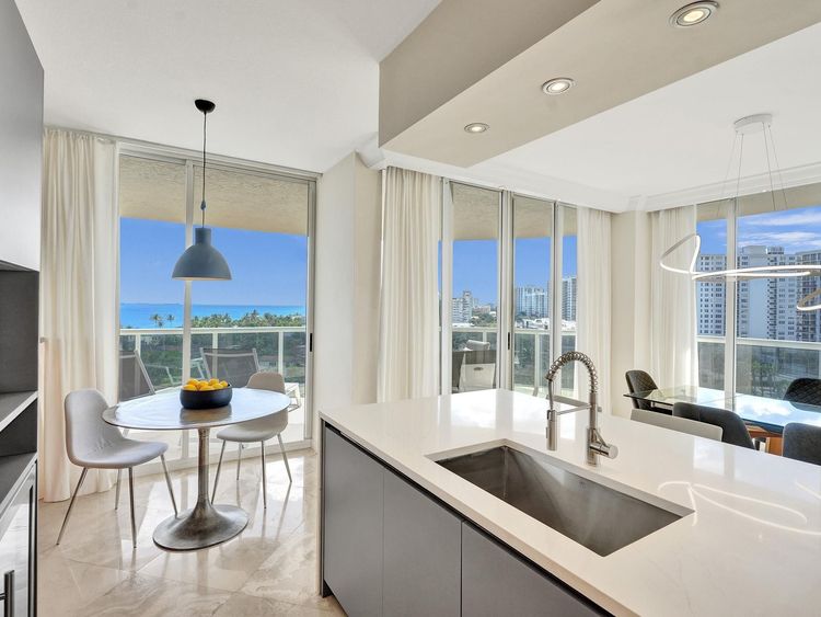 L'Hermitage South Tower #808 image #9