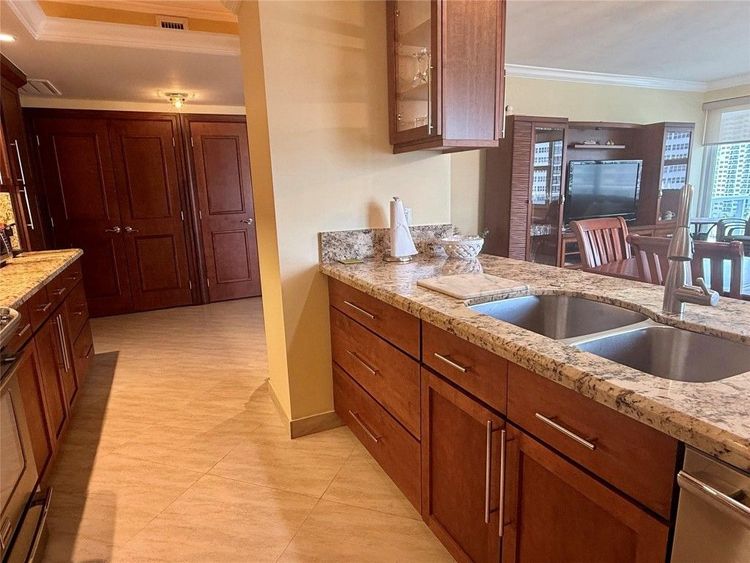 Coral Ridge Towers East #1122 image #11