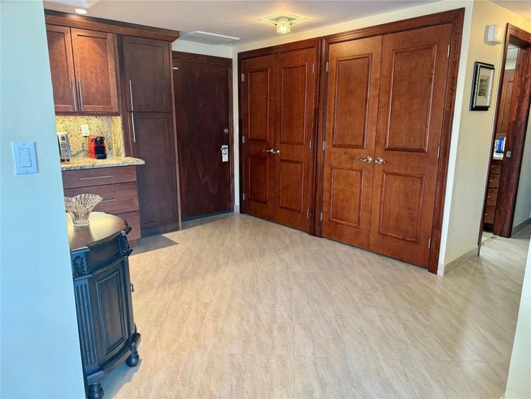 Coral Ridge Towers East #1122 image #14