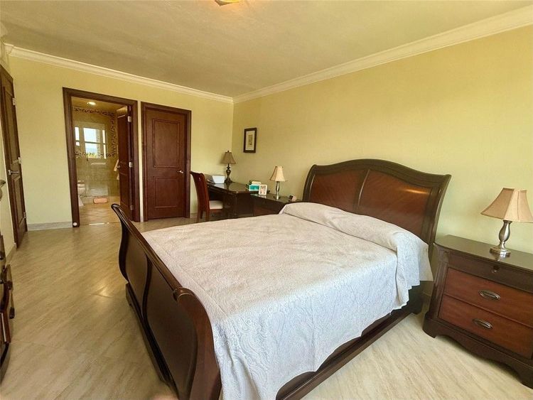 Coral Ridge Towers East #1122 image #19