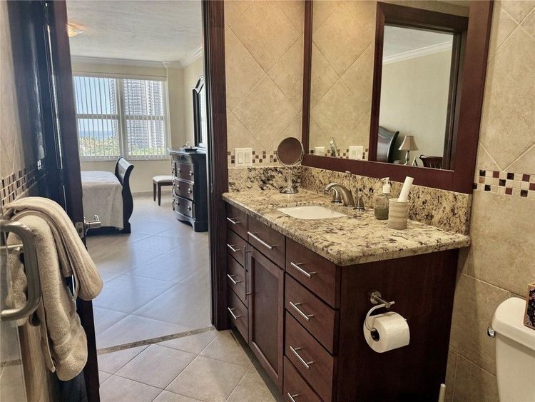 Coral Ridge Towers East #1122 image #22