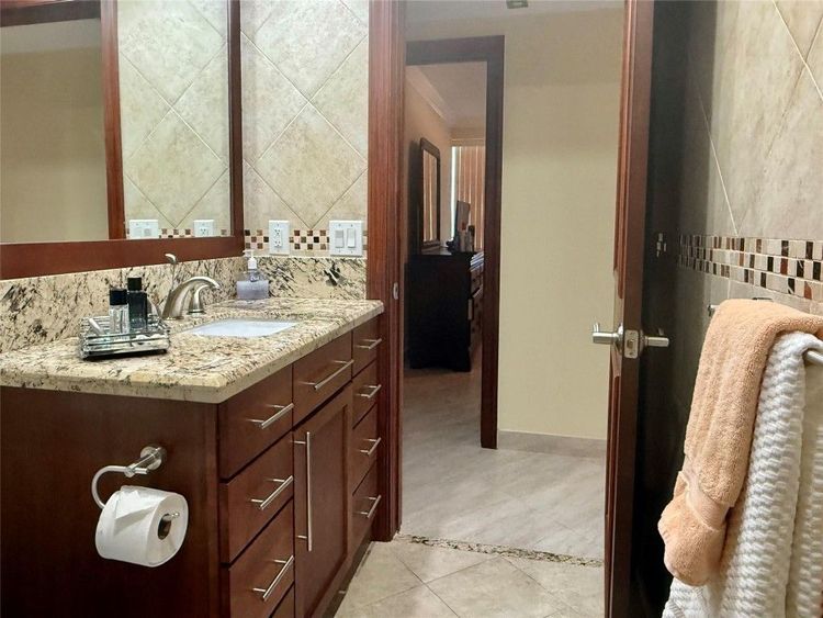 Coral Ridge Towers East #1122 image #30