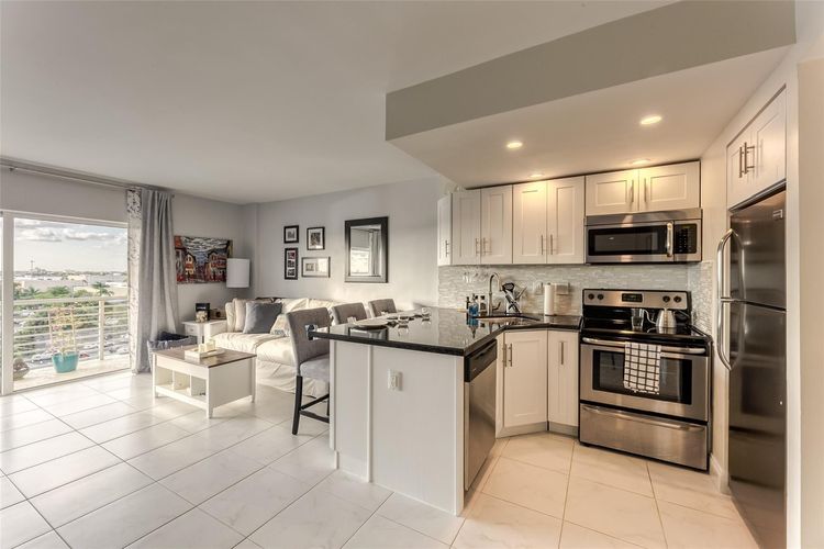 Lauderdale Tower #7D image #19