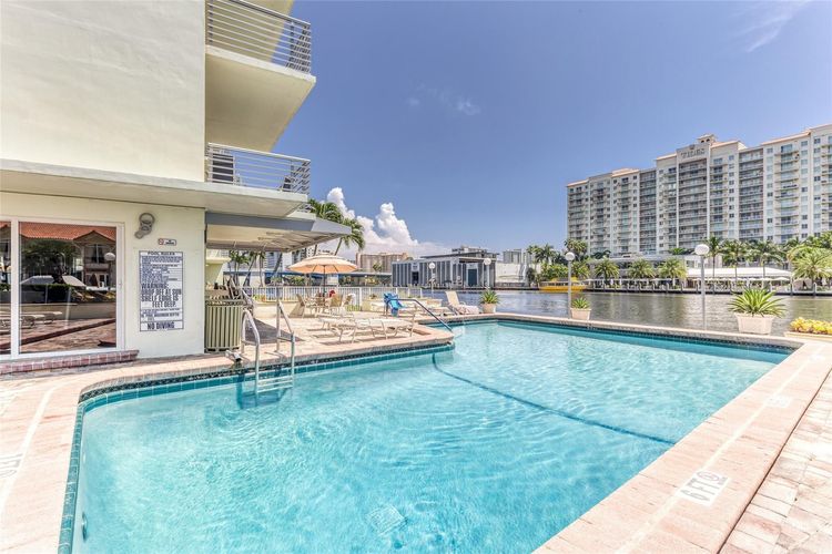 Lauderdale Tower #7D image #31