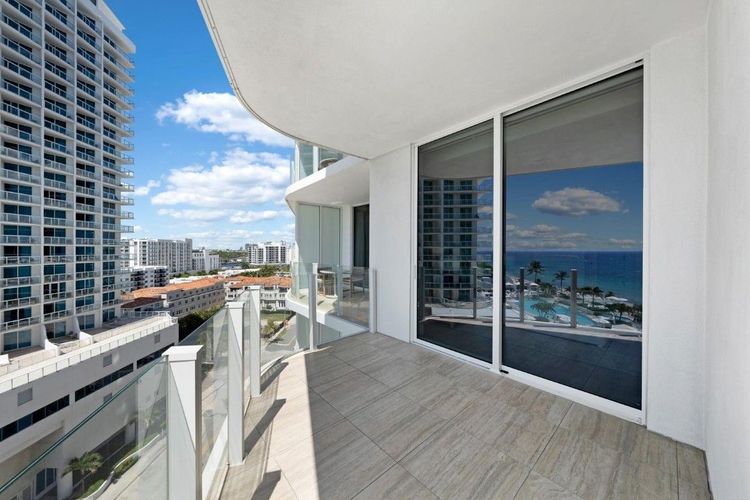 Four Seasons Private Residences #803 image #10