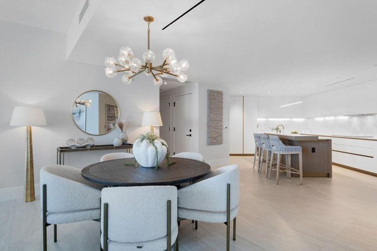 Four Seasons Private Residences #803 image #12