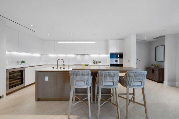 Four Seasons Private Residences #803 image #13