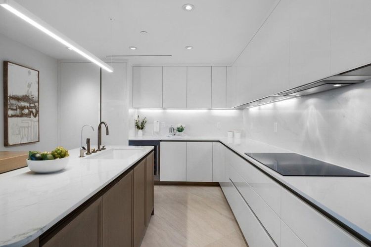 Four Seasons Private Residences #803 image #15