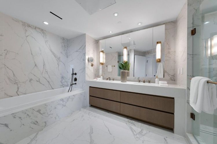 Four Seasons Private Residences #803 image #21