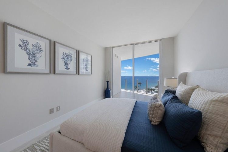 Four Seasons Private Residences #803 image #27