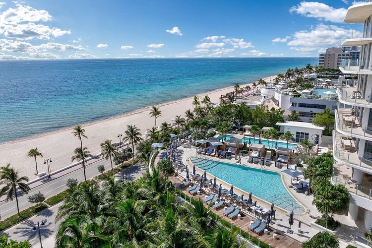 Four Seasons Private Residences #803 image #40