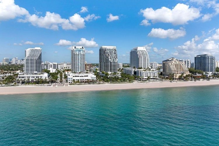 Four Seasons Private Residences #803 image #54