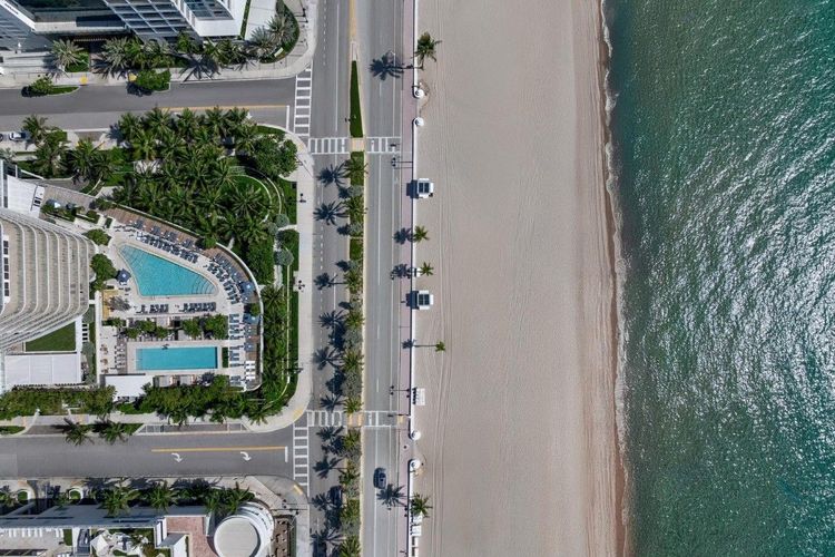 Four Seasons Private Residences #803 image #56