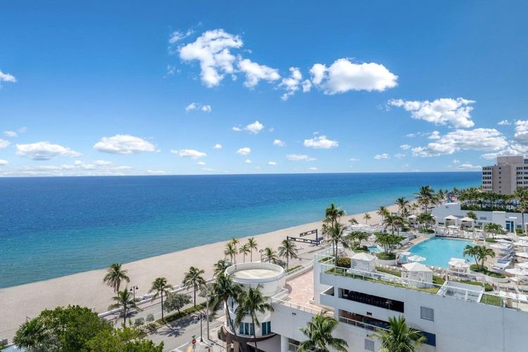 Four Seasons Private Residences #803 image #60