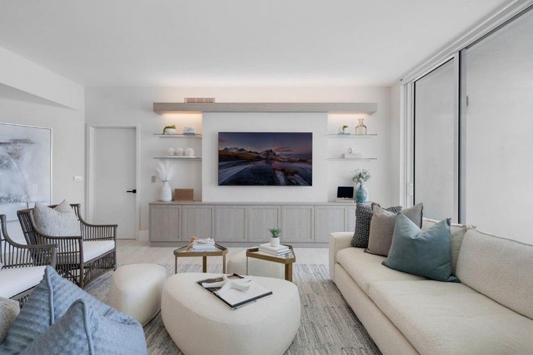 Four Seasons Private Residences #803 image #8