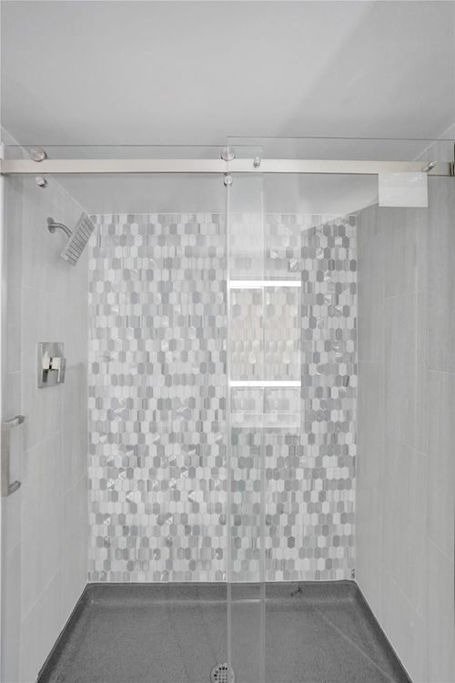 200 Leslie Condo #723 image #10