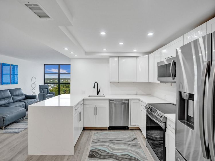 200 Leslie Condo #723 image #14