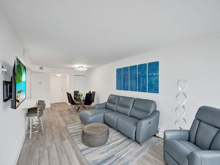 200 Leslie Condo #723 image #16