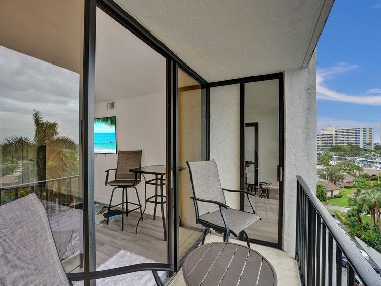 200 Leslie Condo #723 image #25