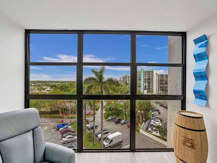 200 Leslie Condo #723 image #28