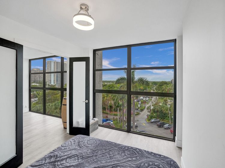 200 Leslie Condo #723 image #33