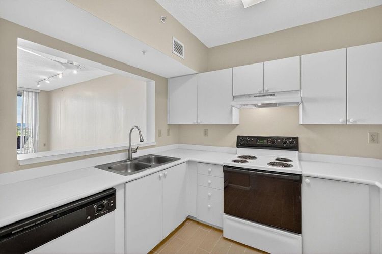 The Tides at Bridgeside Square #819 image #12