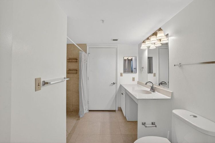 The Tides at Bridgeside Square #819 image #23