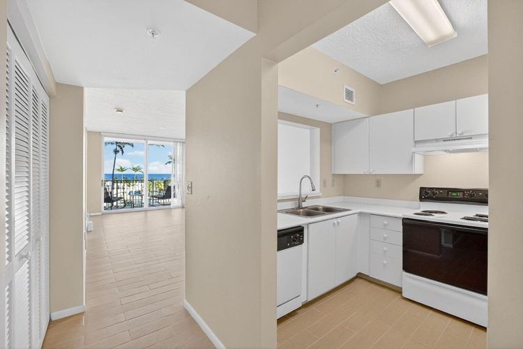 The Tides at Bridgeside Square #819 image #8