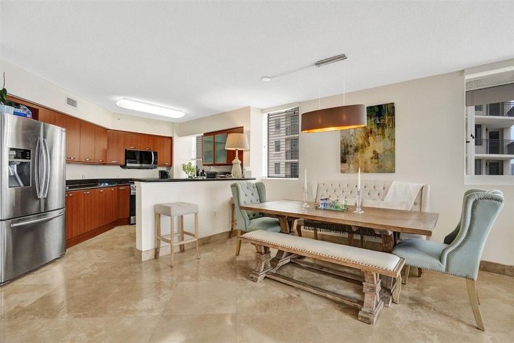 The Vue #1005 image #15