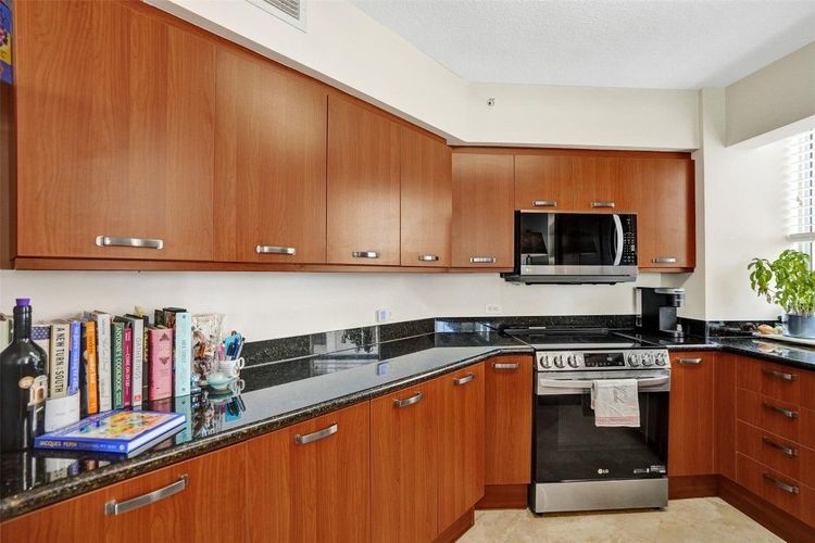 The Vue #1005 image #16