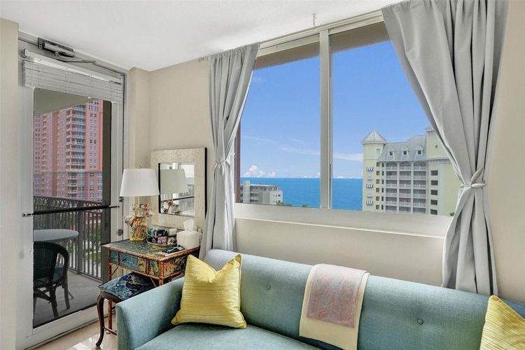 The Vue #1005 image #21