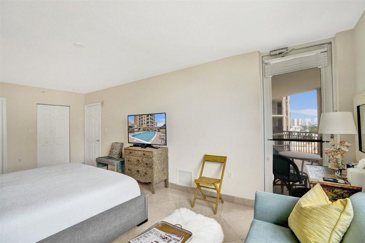 The Vue #1005 image #22