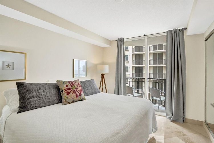 The Vue #1005 image #40