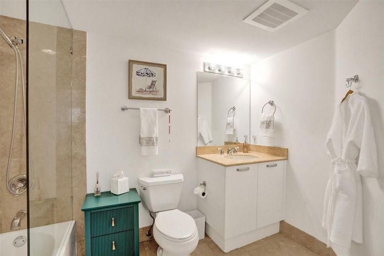 The Vue #1005 image #41