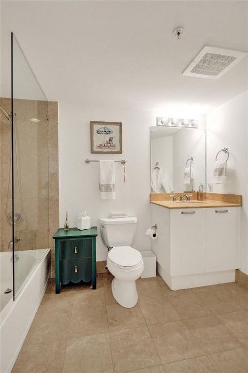 The Vue #1005 image #42