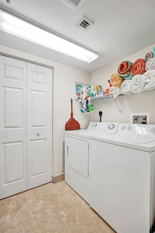 The Vue #1005 image #43