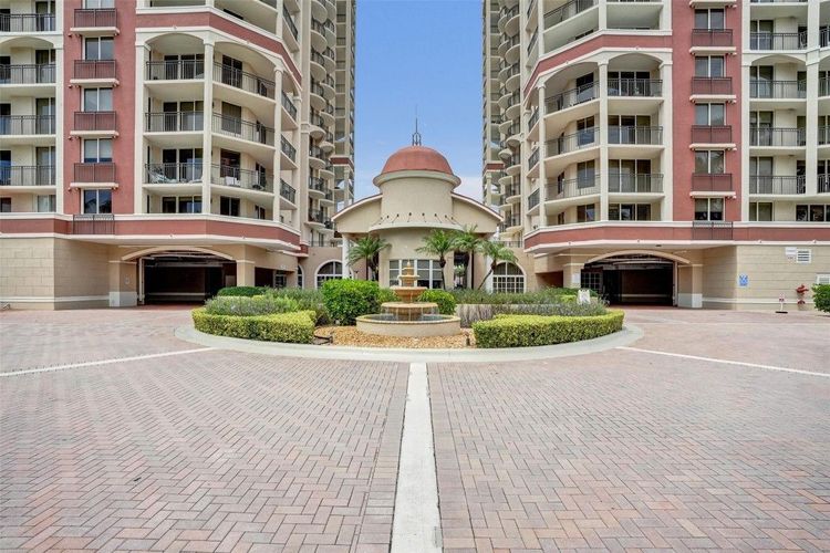 The Vue #1005 image #44