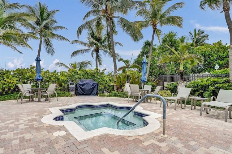 The Vue #1005 image #50