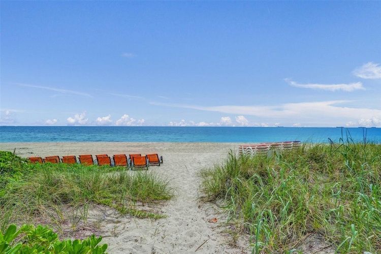 The Vue #1005 image #52