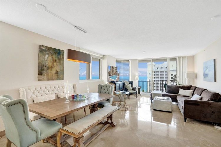 The Vue #1005 image #6