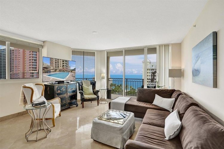 The Vue #1005 image #8