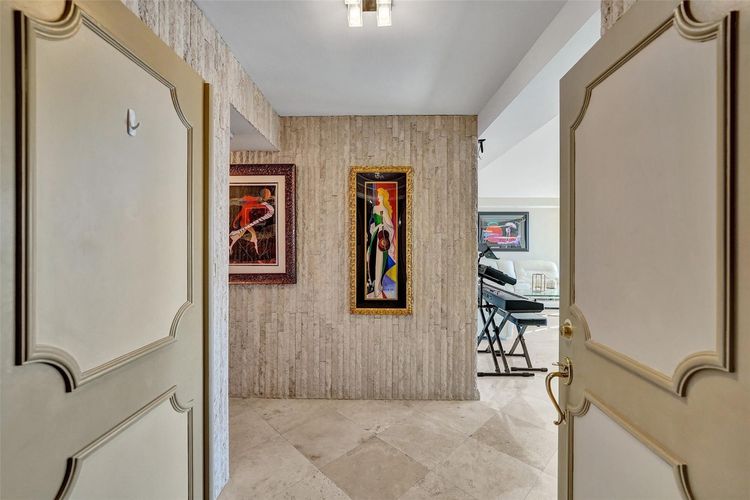 The Corinthian #11c image #20